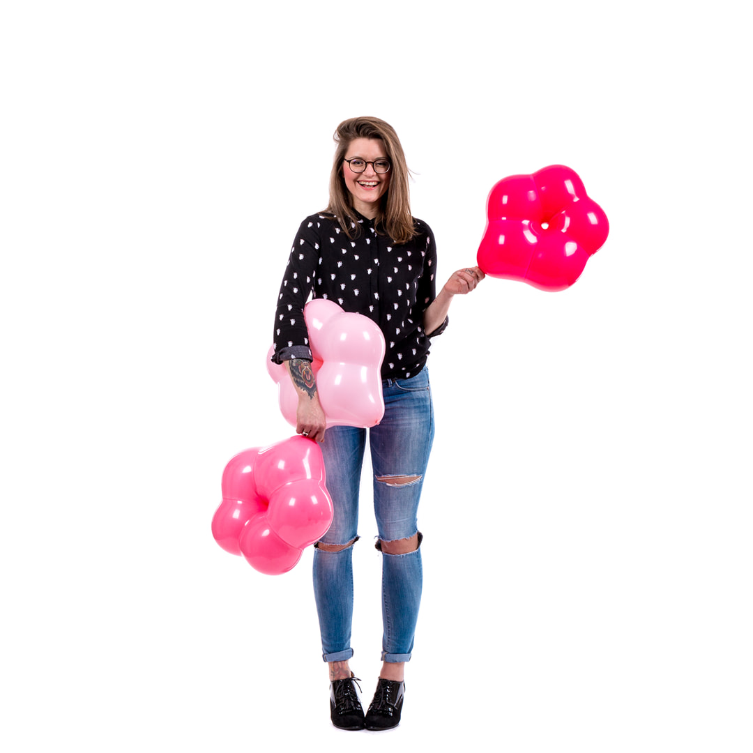 https://balloons-united.com/wp-content/uploads/balloons-united-qualatex-geo-blossom-16inch-40cm-standard-model.jpg